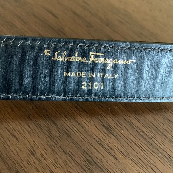 SALVATORE  Ferragamo 2101 Gancini leather belt goldtone hardware Vintage sz 75 - Picture 4 of 8